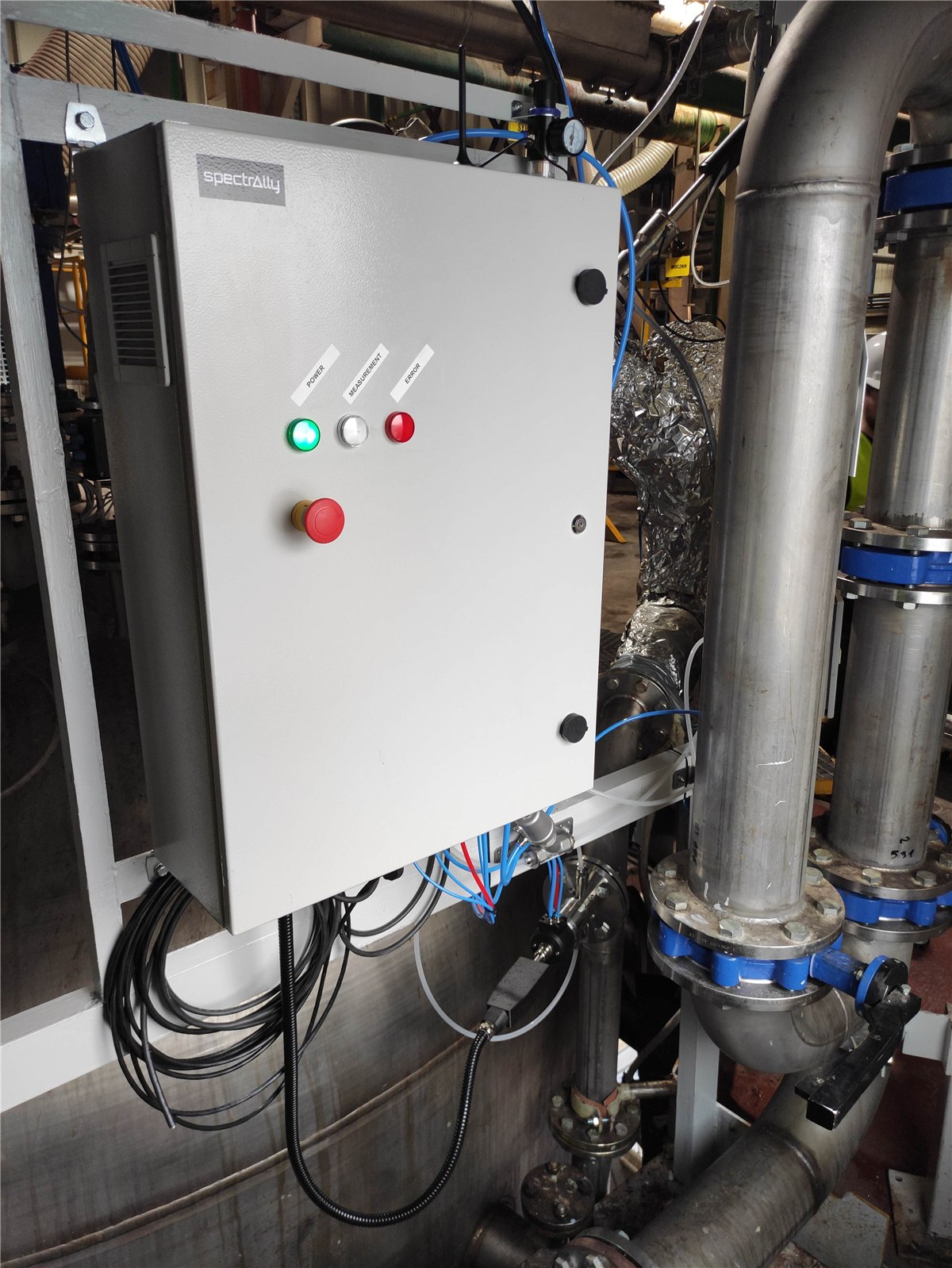 Spectrally X1 INLINE analyzer front panel at a process plant
